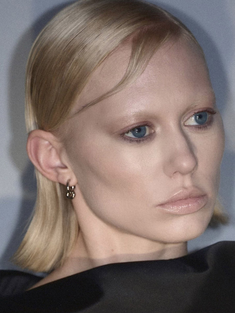 GET A FILTERED LOOK WITH MANNEQUIN SKIN