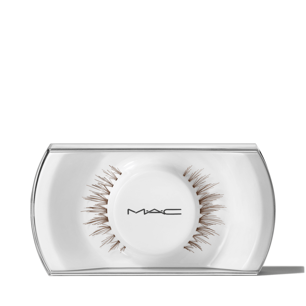 M·A·C Lash 33 Ingenue Lash, Product Shot