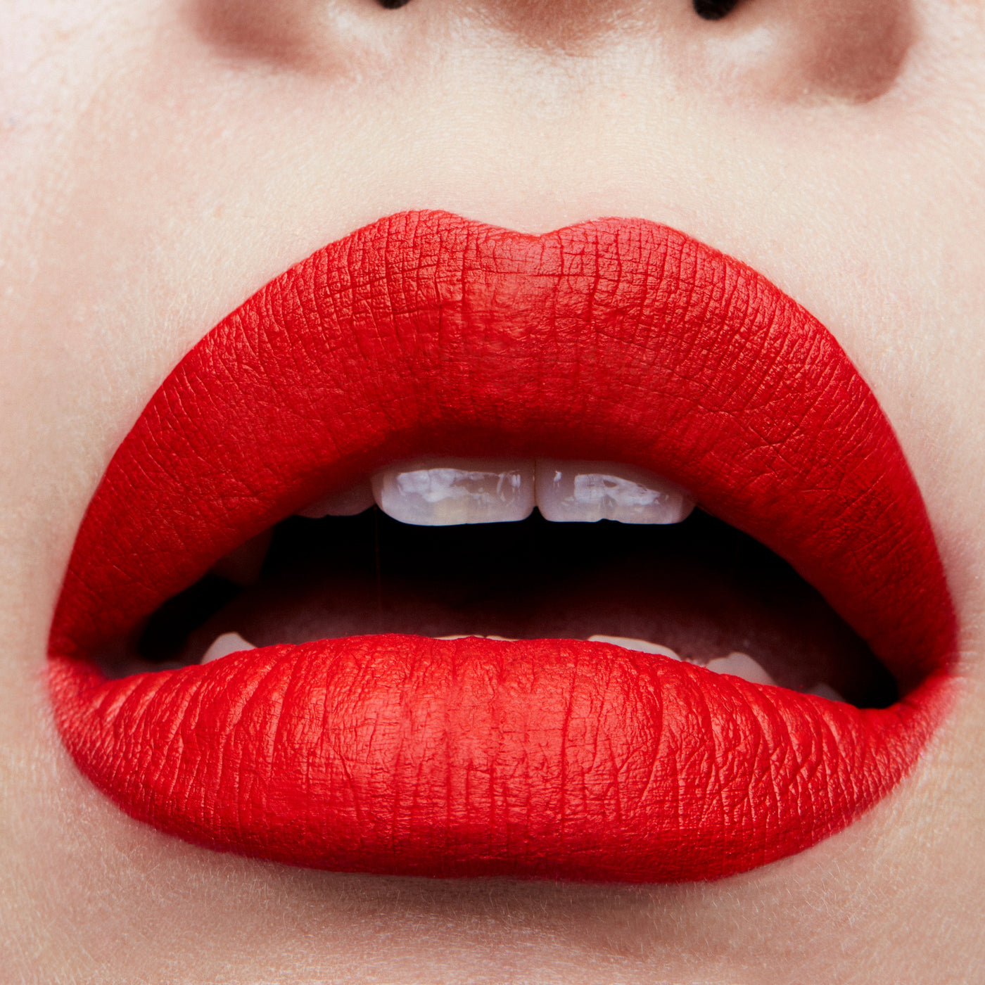 Retro Matte Liquid Lipcolour, 5.0 ml, Quite The Standout, Model, light
