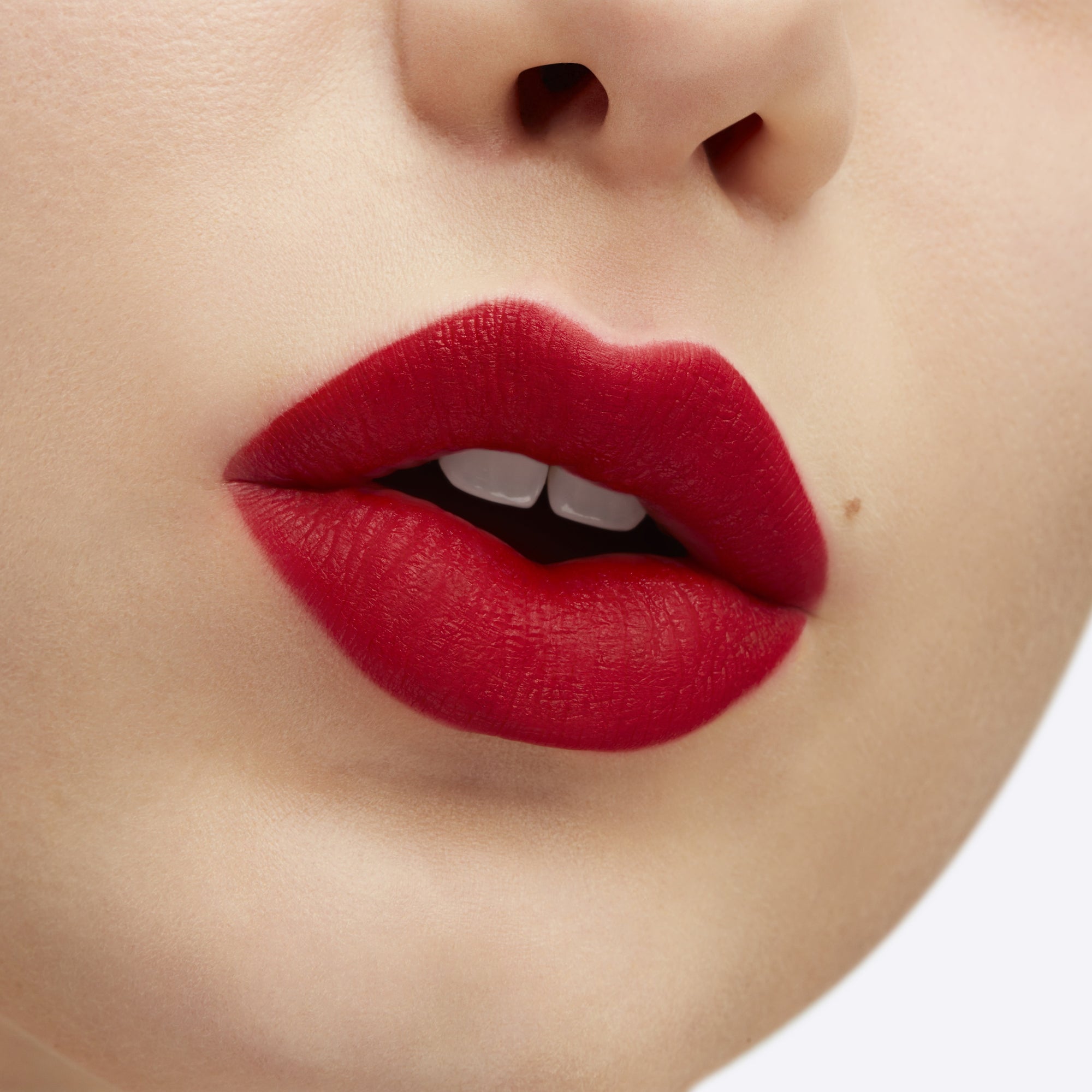 Retro Matte Liquid Lipcolour, 5.0 ml, Ruby Phew!, Model, light