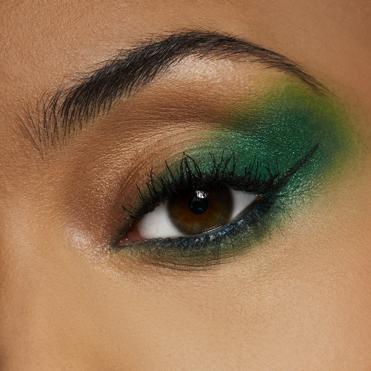 Small Eye Shadow, 1.5 g, New Crop, Model, medium