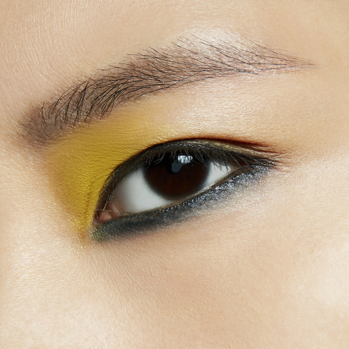 Small Eye Shadow, 1.5 g, Memories Of Space, Model, light