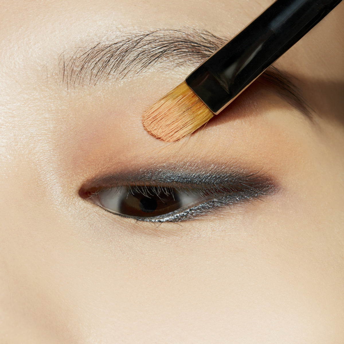 Small Eye Shadow, 1.5 g, Samoa Silk, Model, light