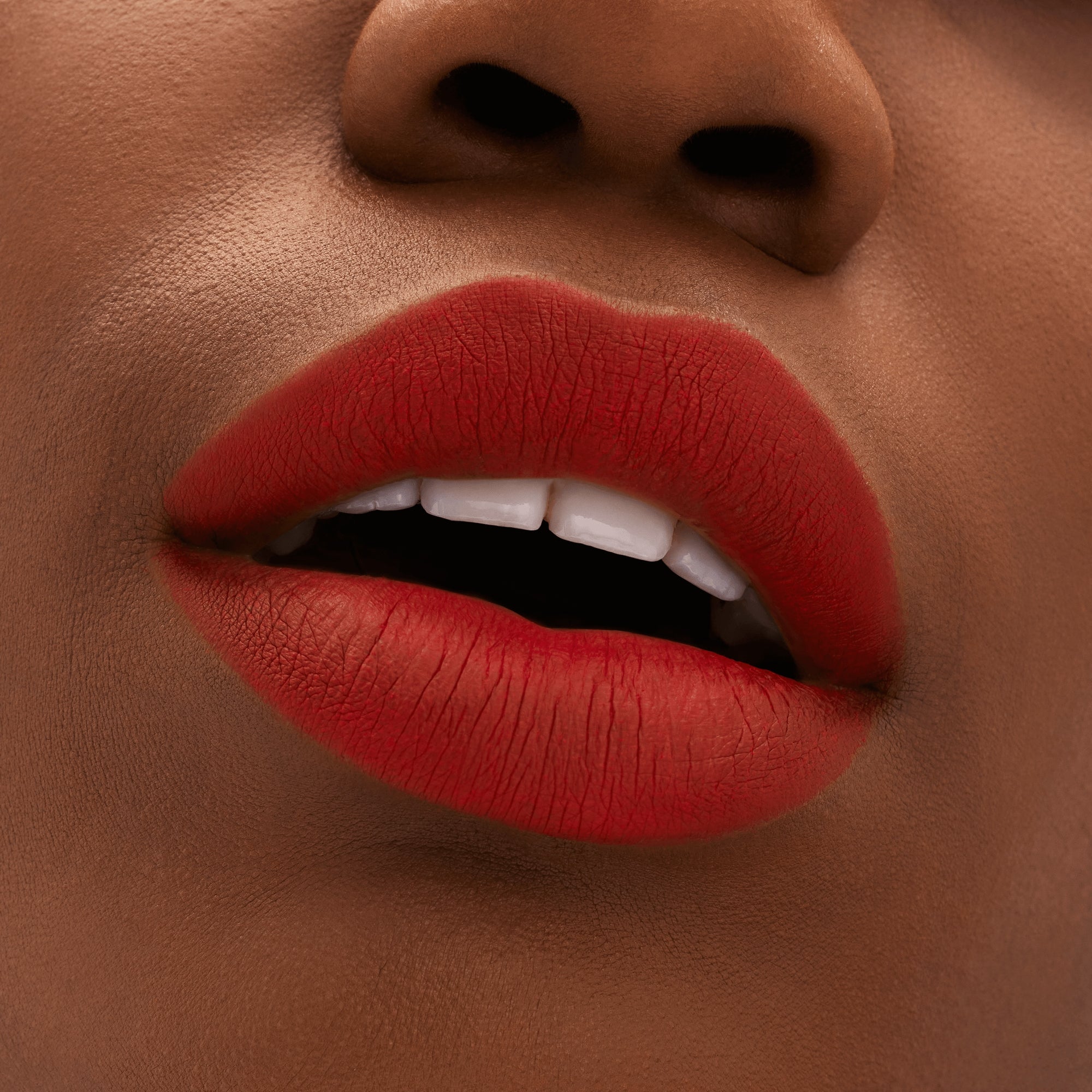 M·A·C Locked Kiss 24hr Lipstick, 1.8 g, Gutsy, Model, deep