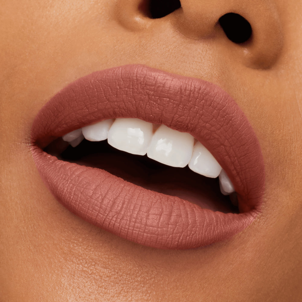 M·A·Cximal Silky Matte Viva Glam Lipstick, 3.5 g, Viva Equality, Model, medium