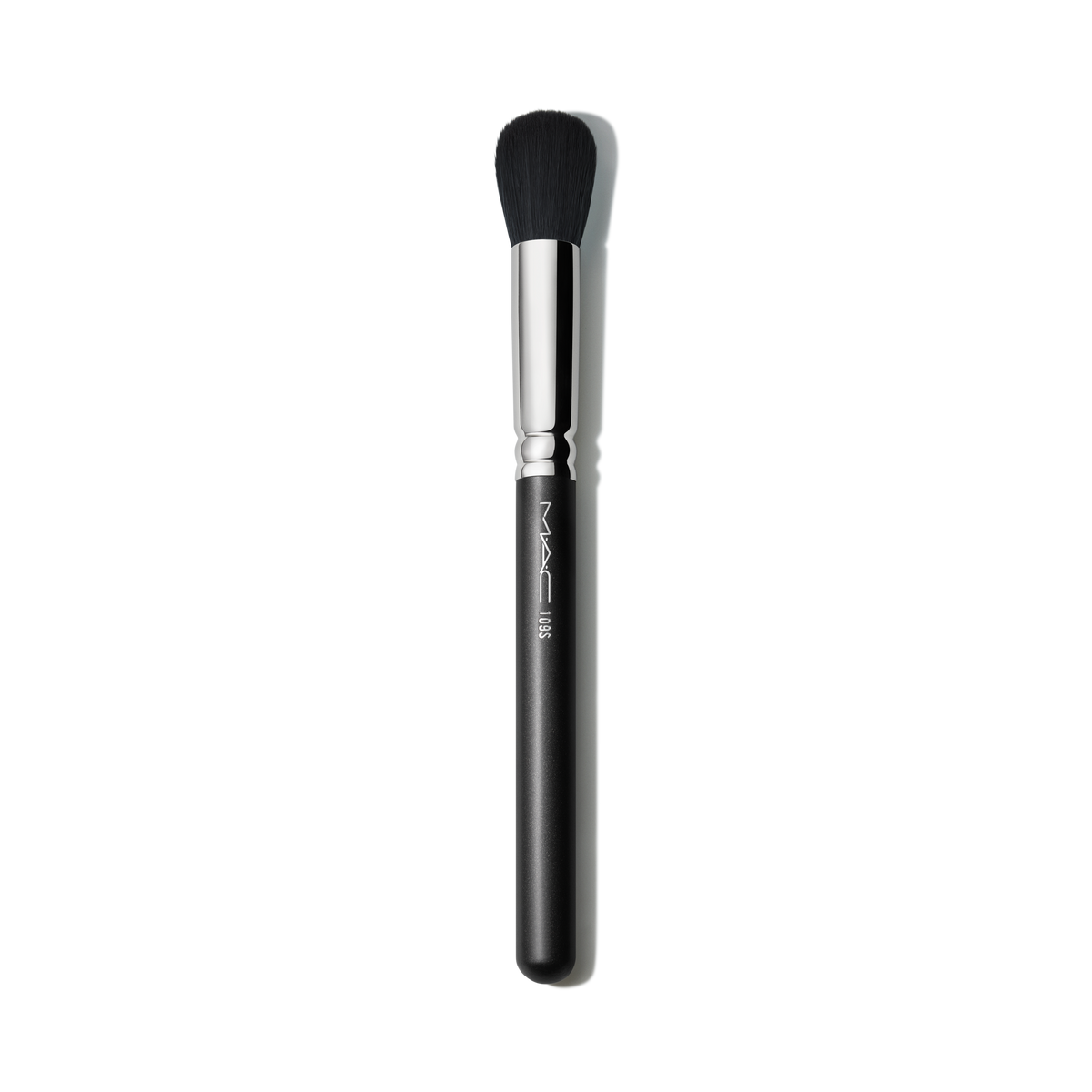 109 Synthetic Small Contour Brush, Product Shot