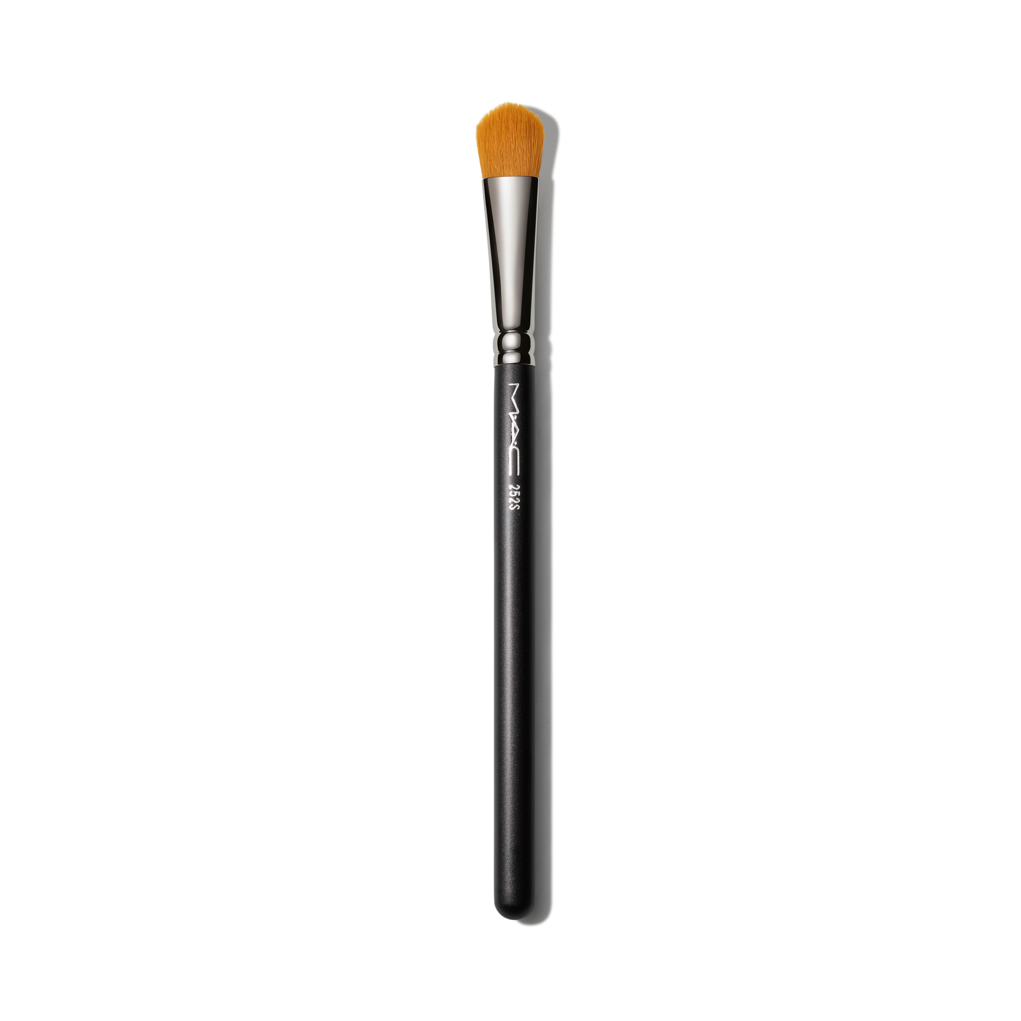 252 Synthetic Large Shader Brush, Product Shot