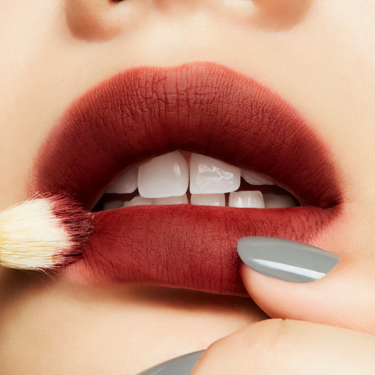Powder Kiss Liquid Lipcolour, 5.0 ml, Pretty Pleats!, Model, light