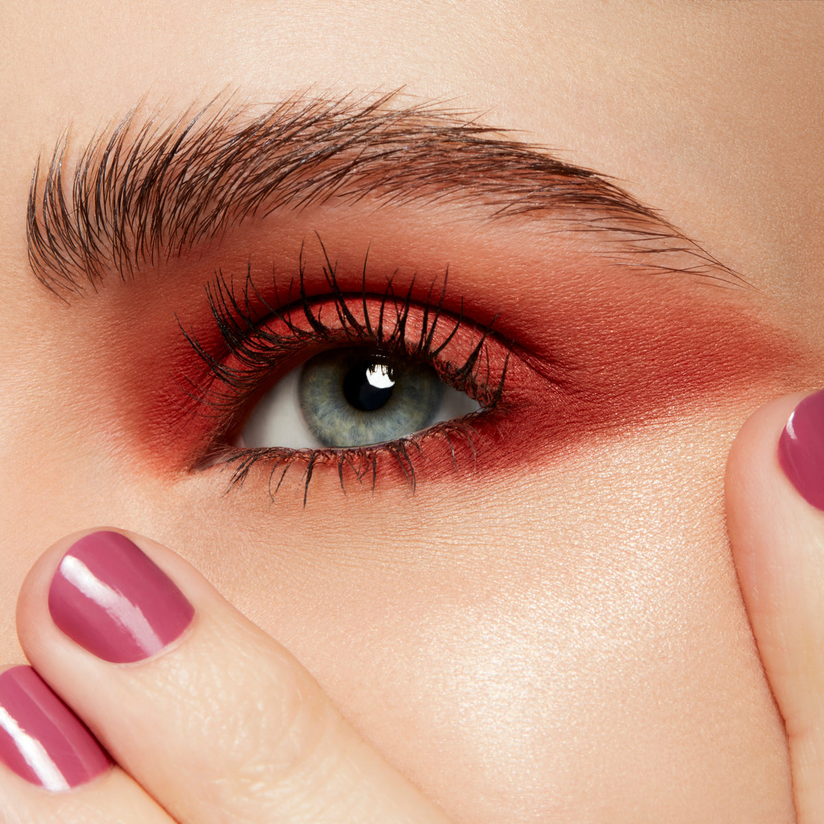 Powder Kiss Soft Matte Eye Shadow, 1.5 g, So Haute Right Now, Model, light