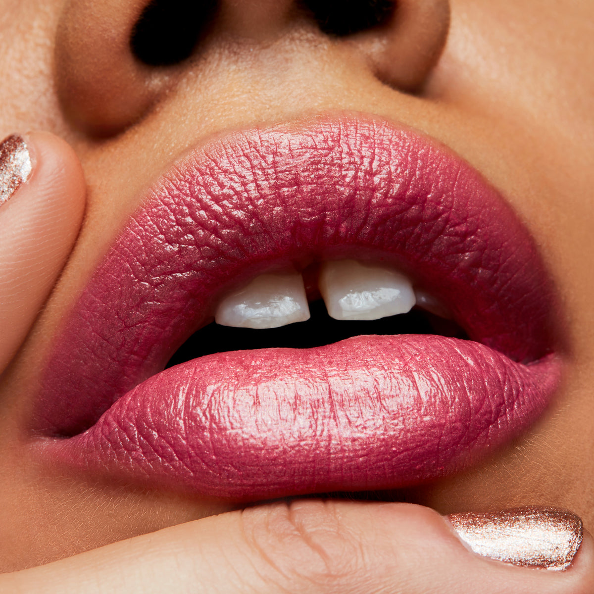 Frost Lipstick, 3.0 g, Bombshell, Model, medium