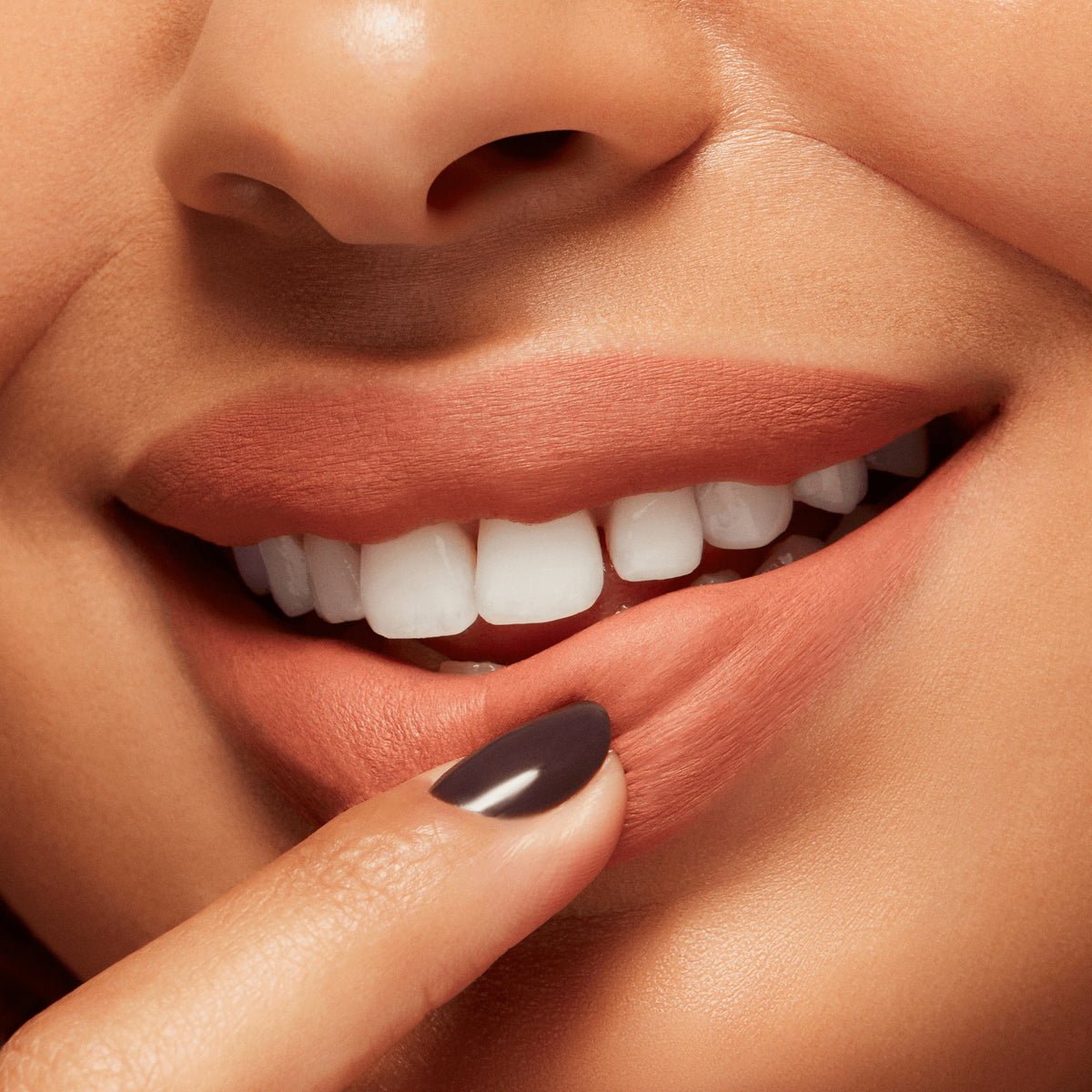M·A·C Locked Kiss Ink™ 24HR Lipcolour, 4.0 ml, Teaser, Model, medium