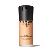 Studio Fix Fluid SPF 15 24HR Matte Foundation + Oil Control, 30.0 ml, NC18, Product Shot