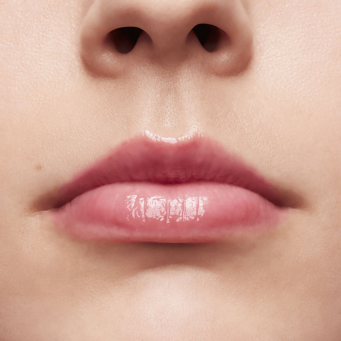 Squirt Plumping Gloss Stick, 2.3 g, Amped, Model, light