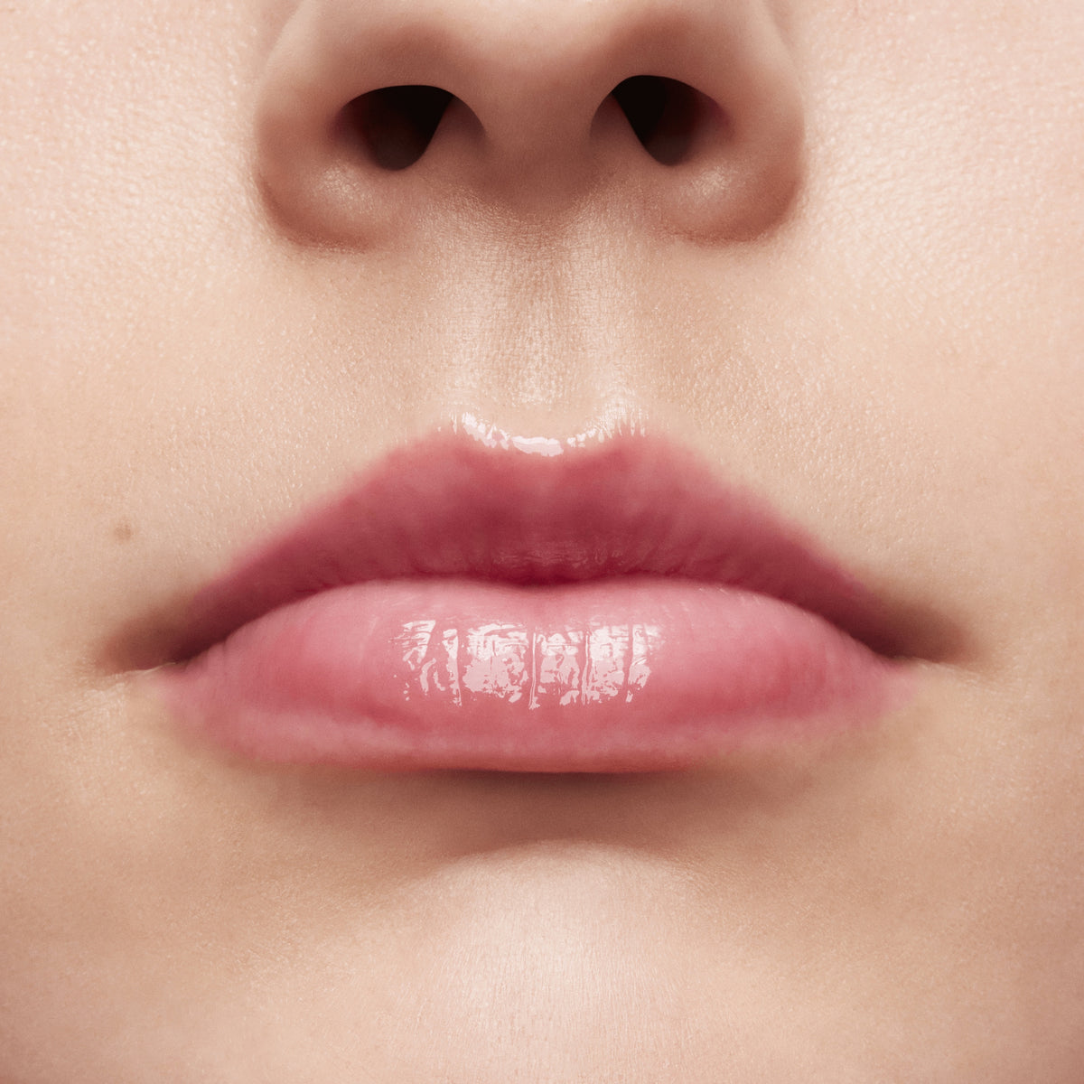 Squirt Plumping Gloss Stick, 2.3 g, Amped, Model, light