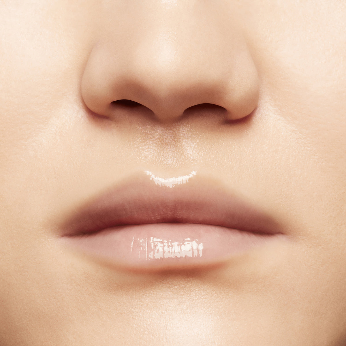Squirt Plumping Gloss Stick, 2.3 g, Jet, Model, light