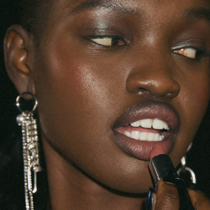 MORE SLEEK ON LIPS