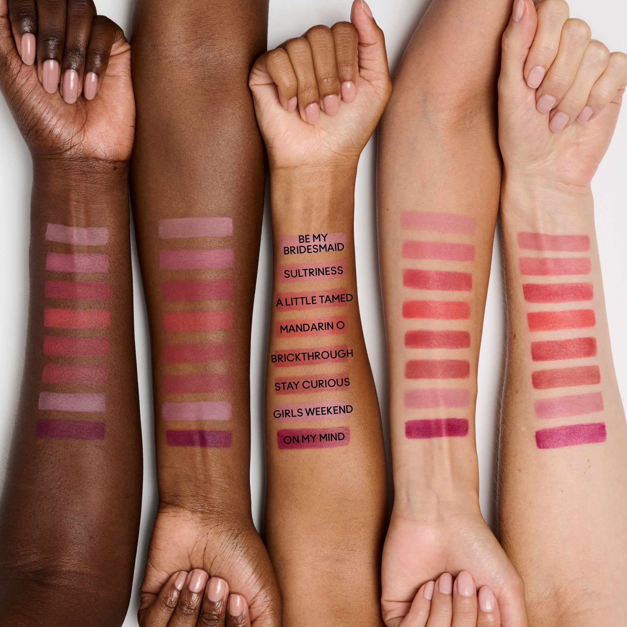 Powder Kiss Hazy Matte Lipstick, 3.5 g, Stay Curious, Model