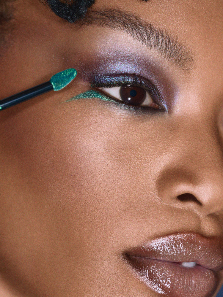 FUTURISTIC MAKEUP:  HOW TO GET THE Y3K AESTHETIC