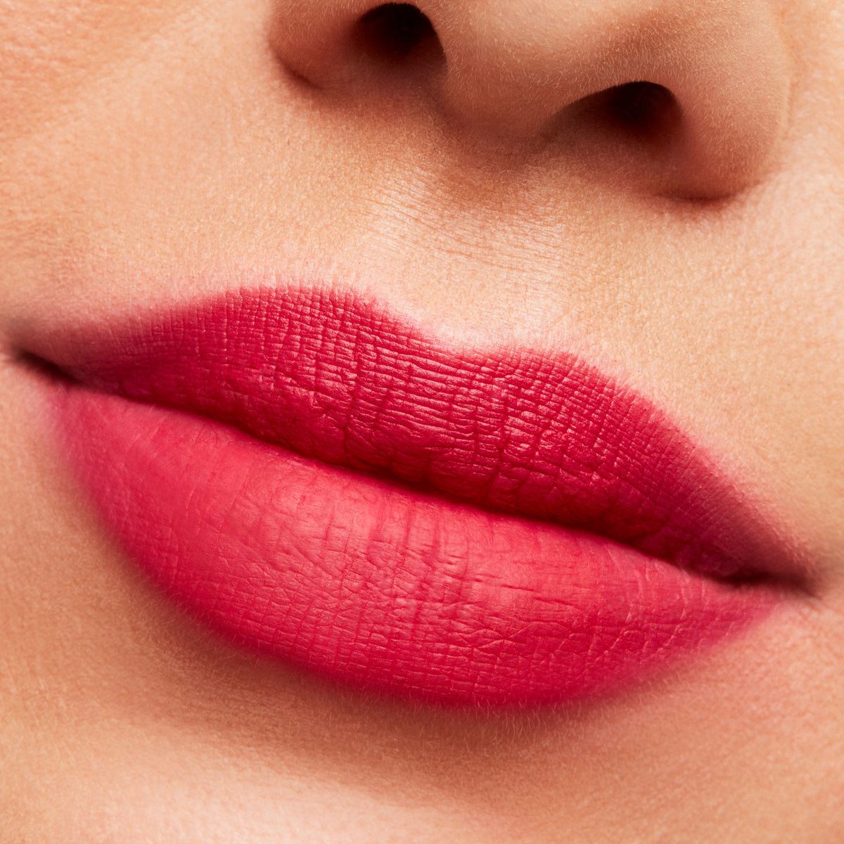 Retro Matte Lipstick, 3.0 g, All Fired Up, Model, medium