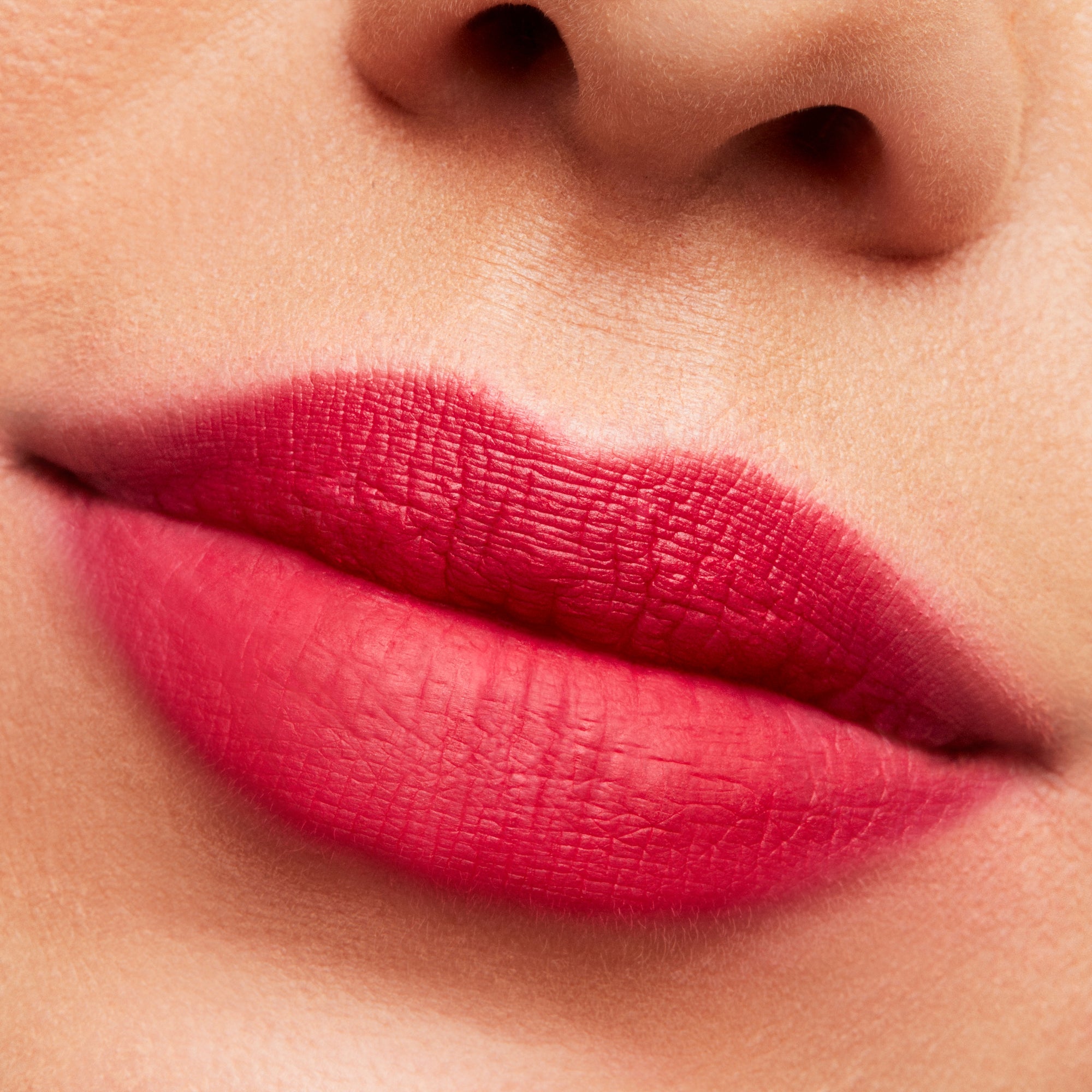 Retro Matte Lipstick, 3.0 g, All Fired Up, Model, medium