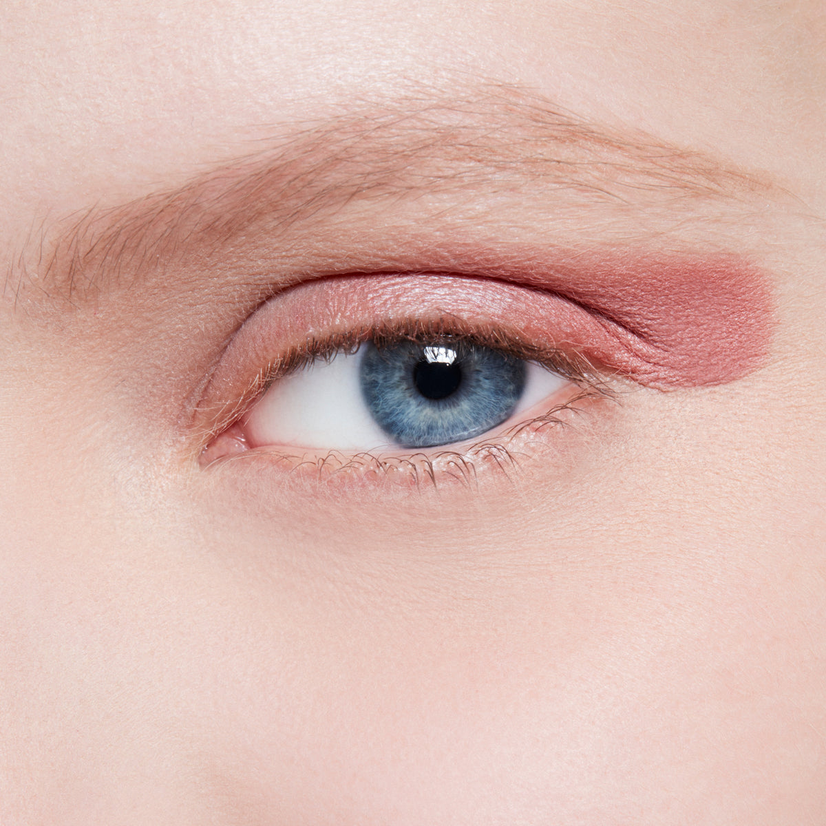 Small Eye Shadow, 1.5 g, Girlie, Model, light