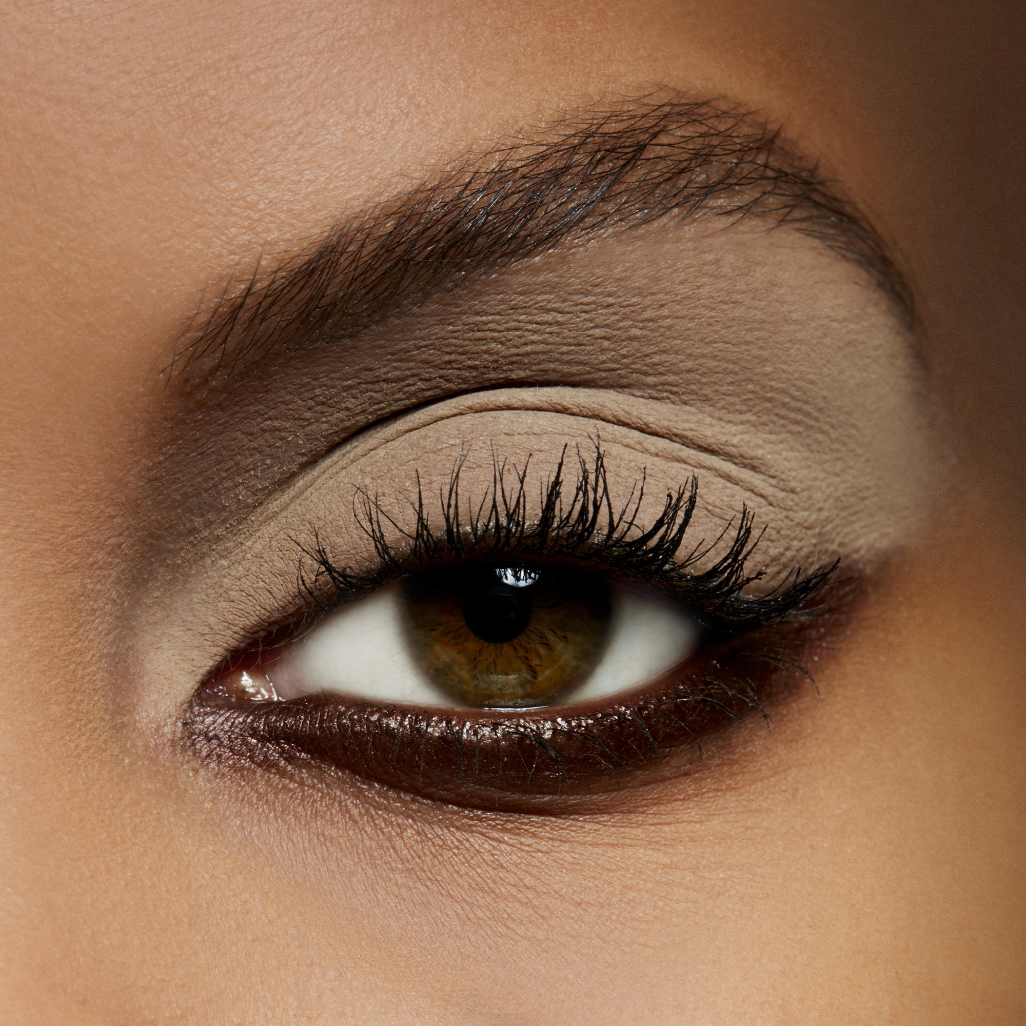 Small Eye Shadow, 1.5 g, Omega, Model, deep