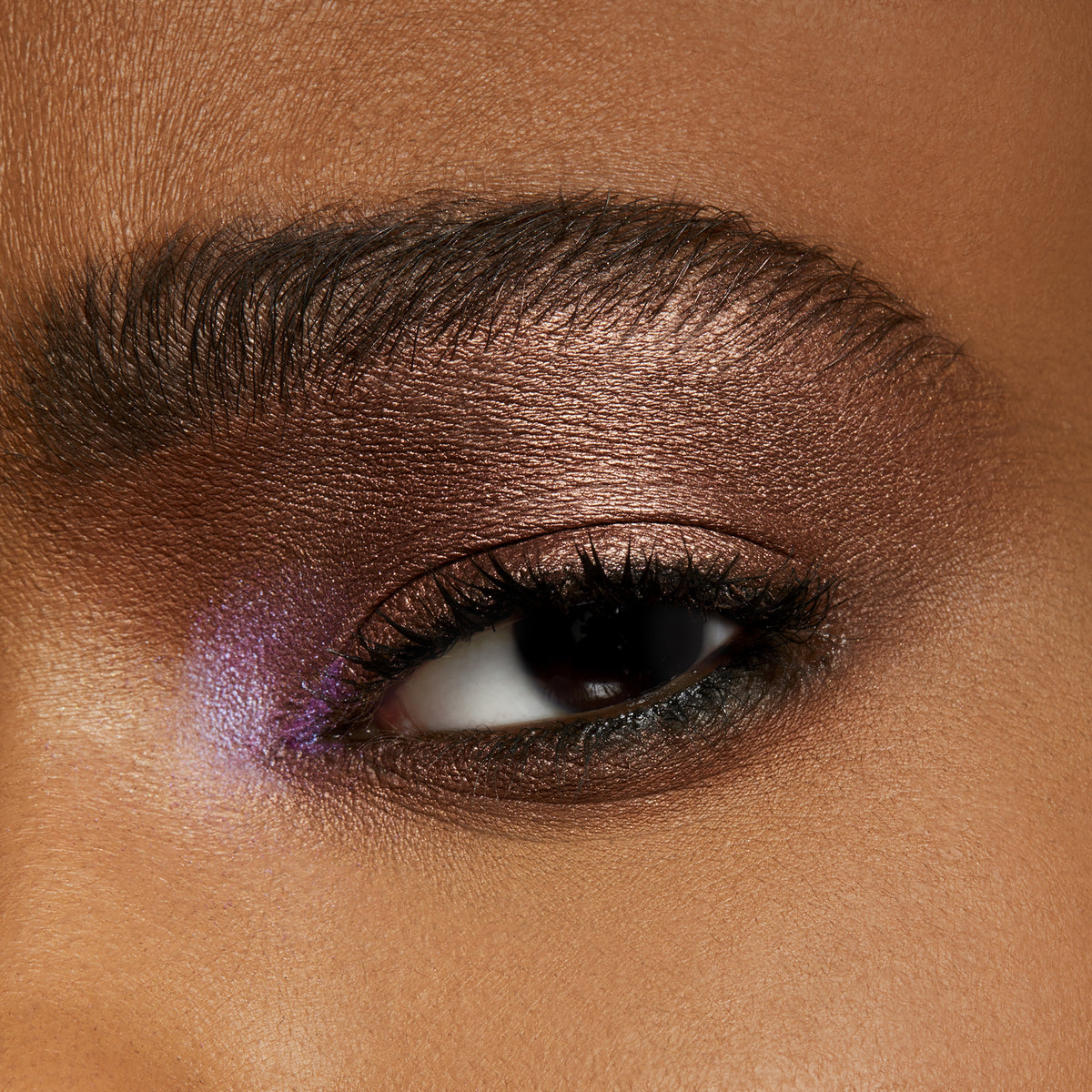Small Eye Shadow, 1.5 g, Sable, Model, deep