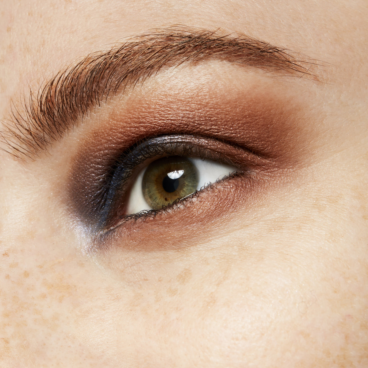 Small Eye Shadow, 1.5 g, Texture, Model, light