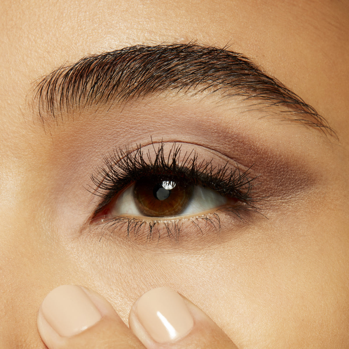 Small Eye Shadow, 1.5 g, Cozy Grey, Model, medium