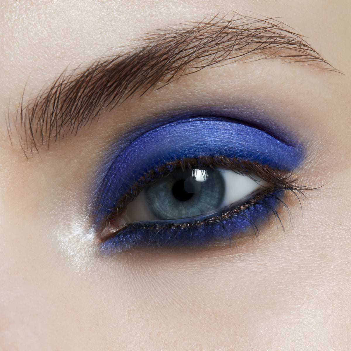 Small Eye Shadow, 1.5 g, Cobalt, Model, light