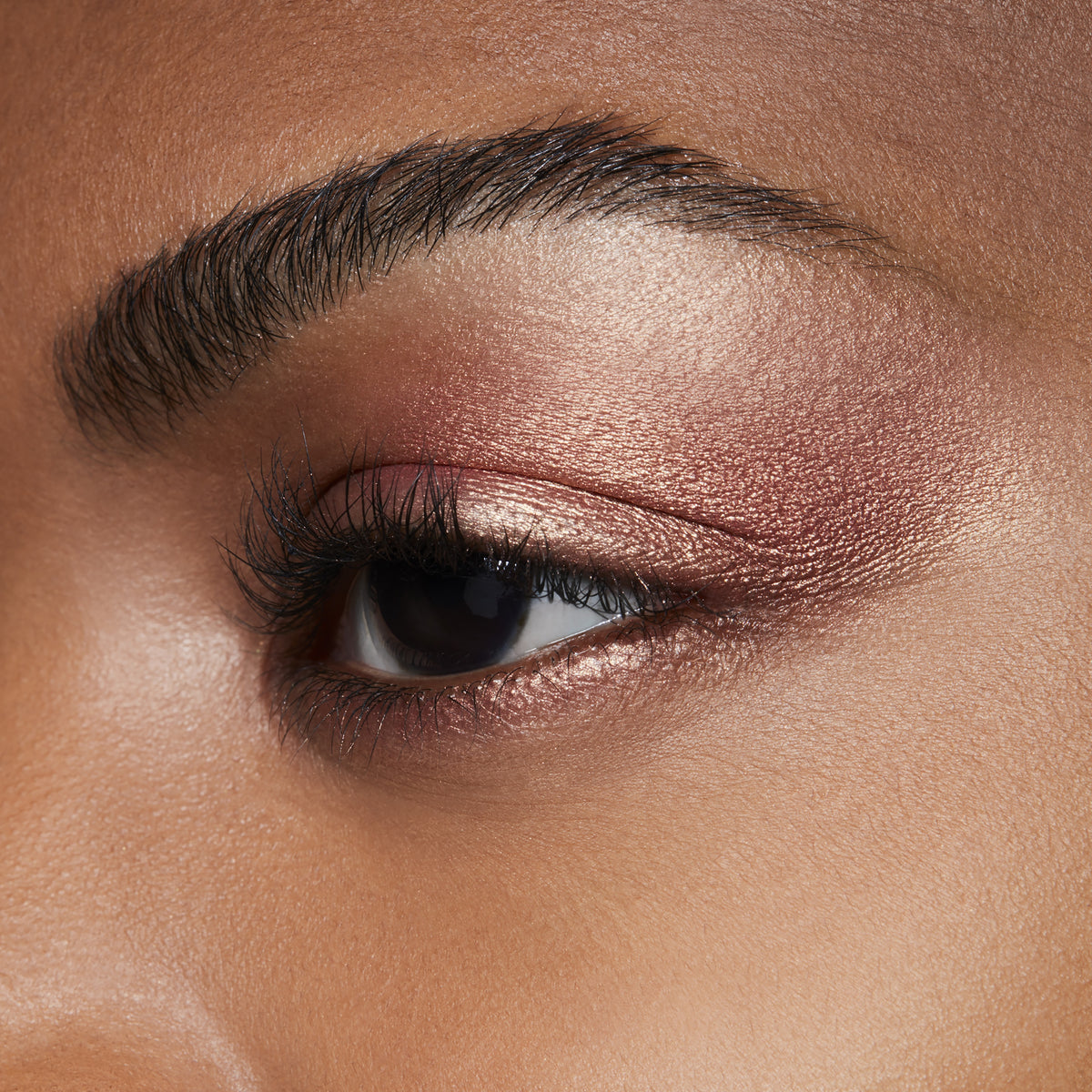 Small Eye Shadow, 1.3 g, Expensive Pink, Model, deep