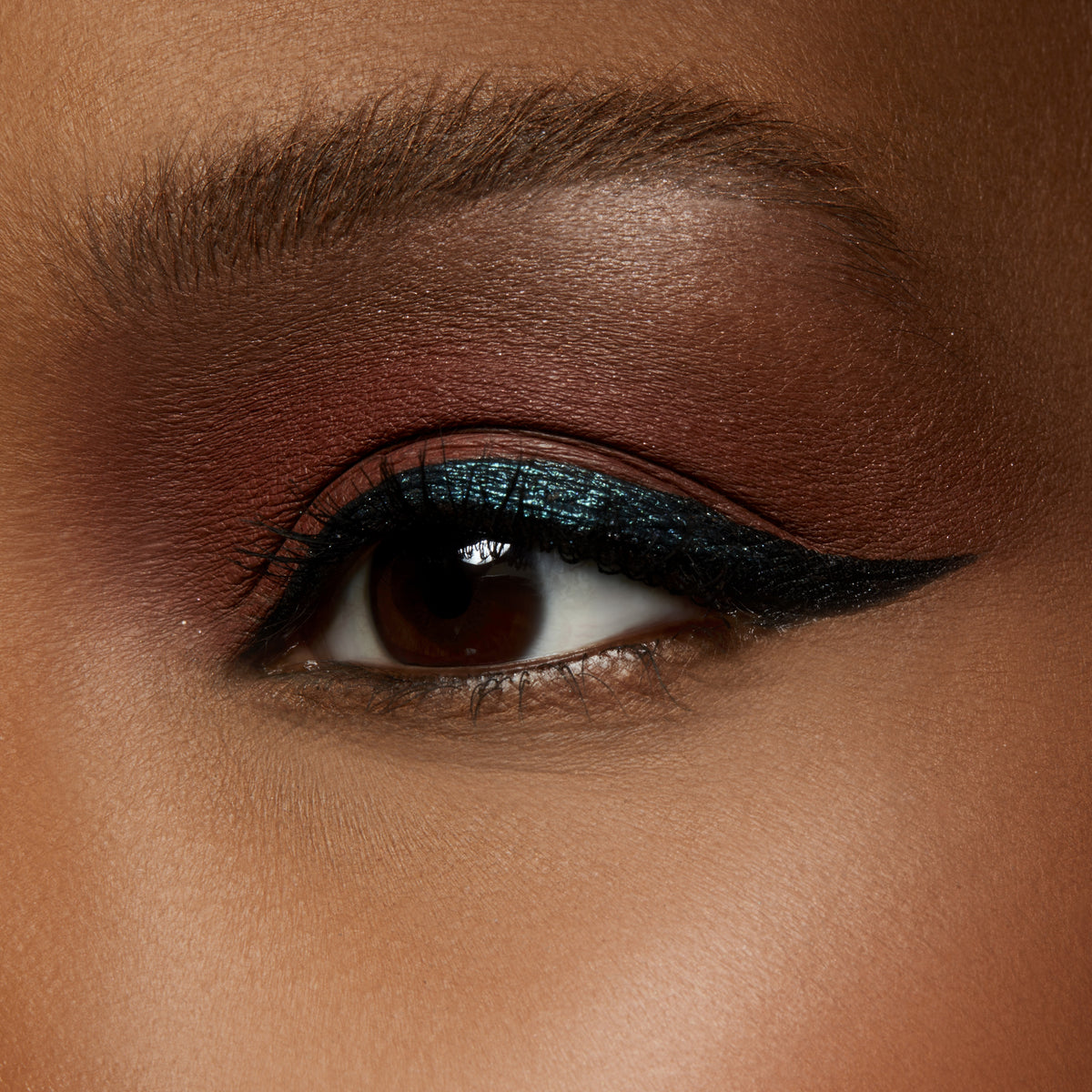 Small Eye Shadow, 1.5 g, Brown Script, Model, deep