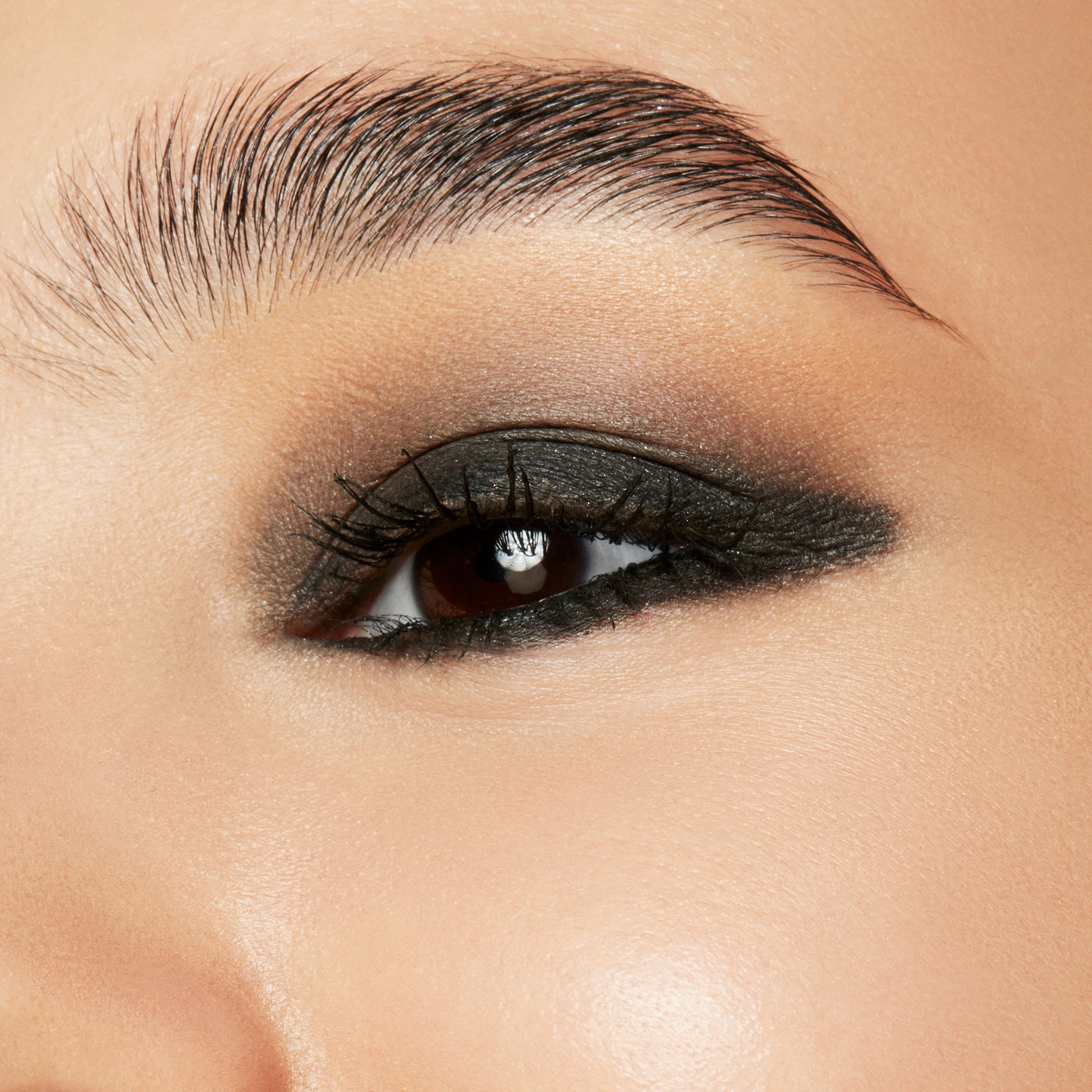 Pro Longwear Paint Pot, 5.0 g, Black Mirror, Model, medium