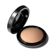 Mineralize Skinfinish Natural Face Powder, 10.0 g, Medium Dark, Product Shot