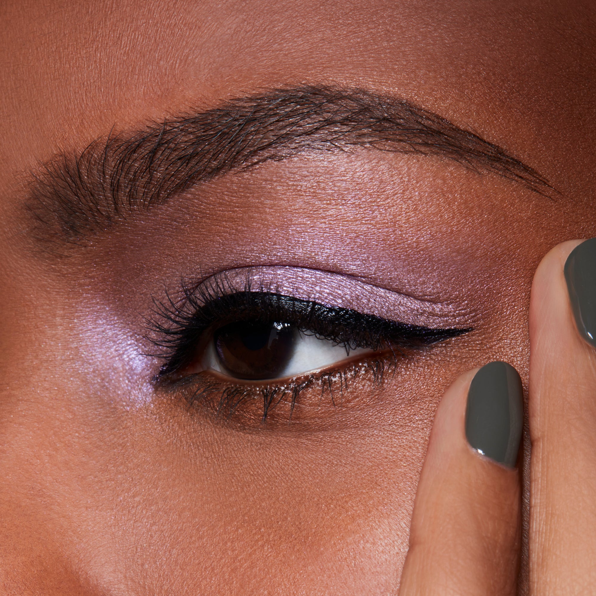 Extra Dimension Extra Dimension Eye Shadow, 1.3 g, Ready to Party, Model, deep