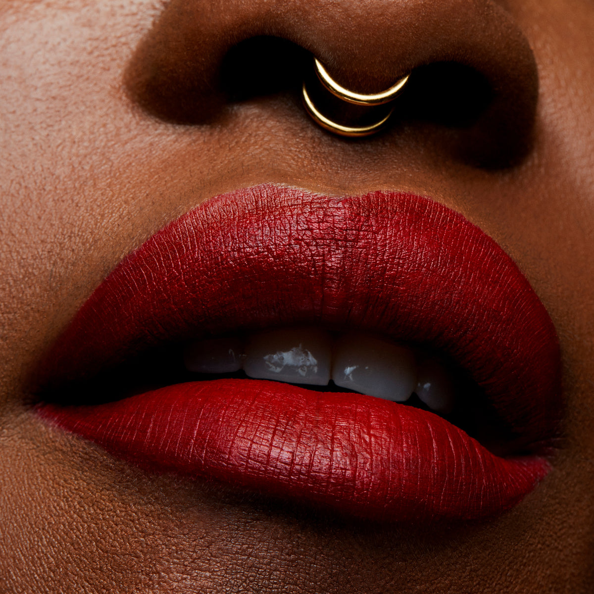 Retro Matte Liquid Lipcolour, 5.0 ml, Feels So Grand, Model, deep