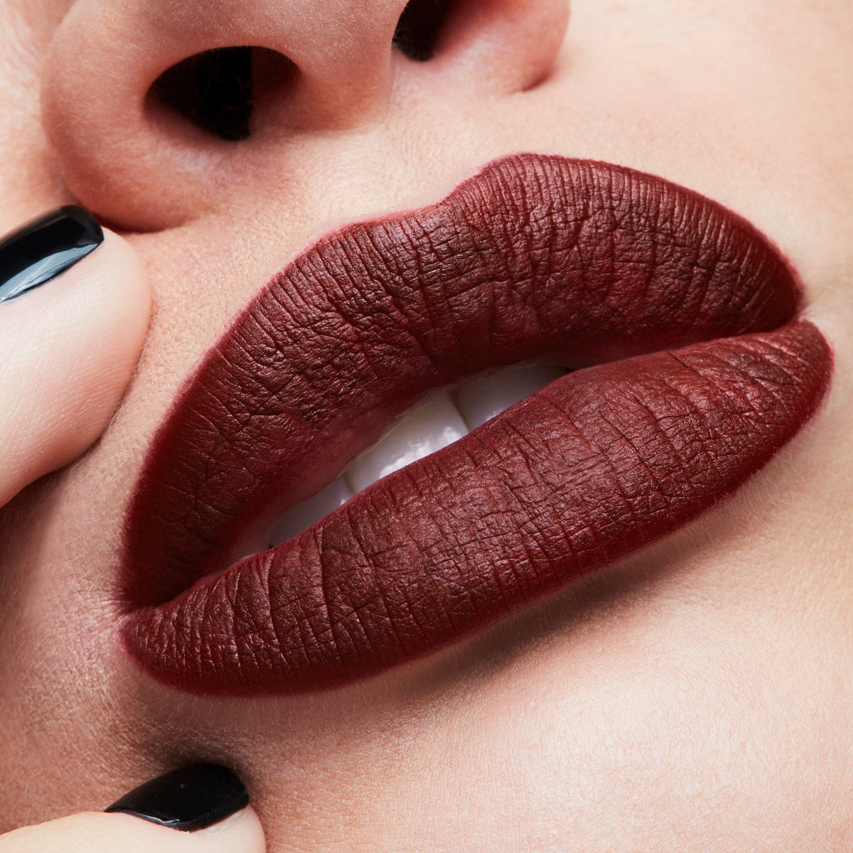Retro Matte Liquid Lipcolour, 5.0 ml, Carnivorous, Model, light