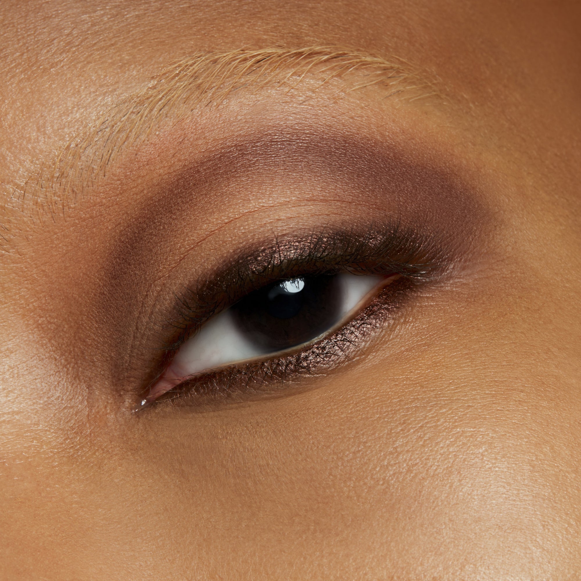 Small Eye Shadow, 1.5 g, Samoa Silk, Model, deep
