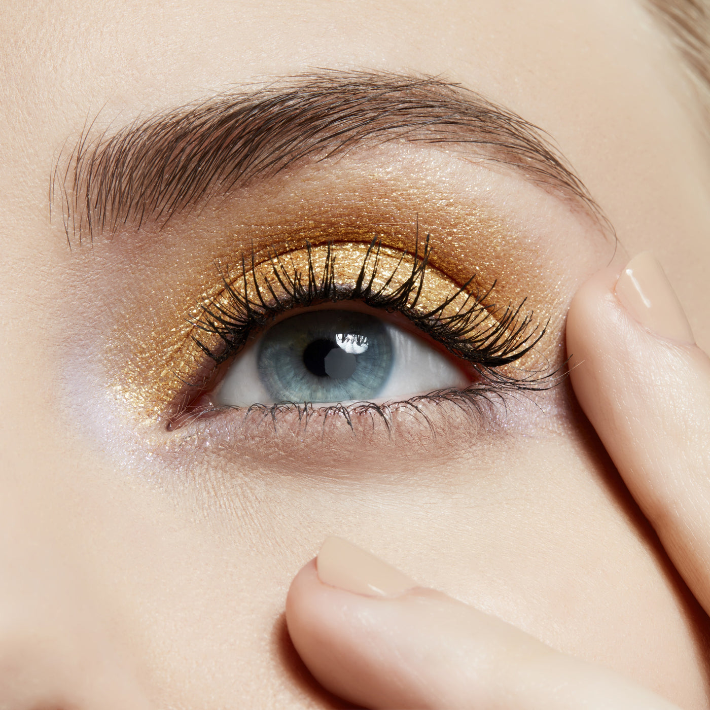 Small Eye Shadow, 1.5 g, If It Ain’t Baroque, Model, light