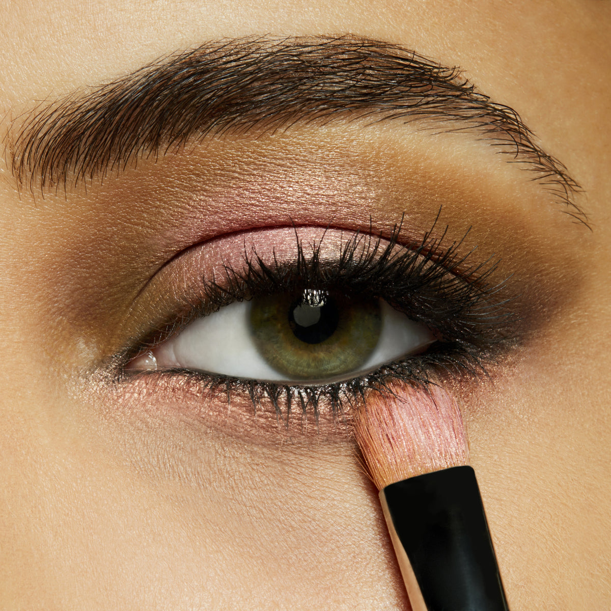 Small Eye Shadow, 1.5 g, In Living Pink, Model, medium