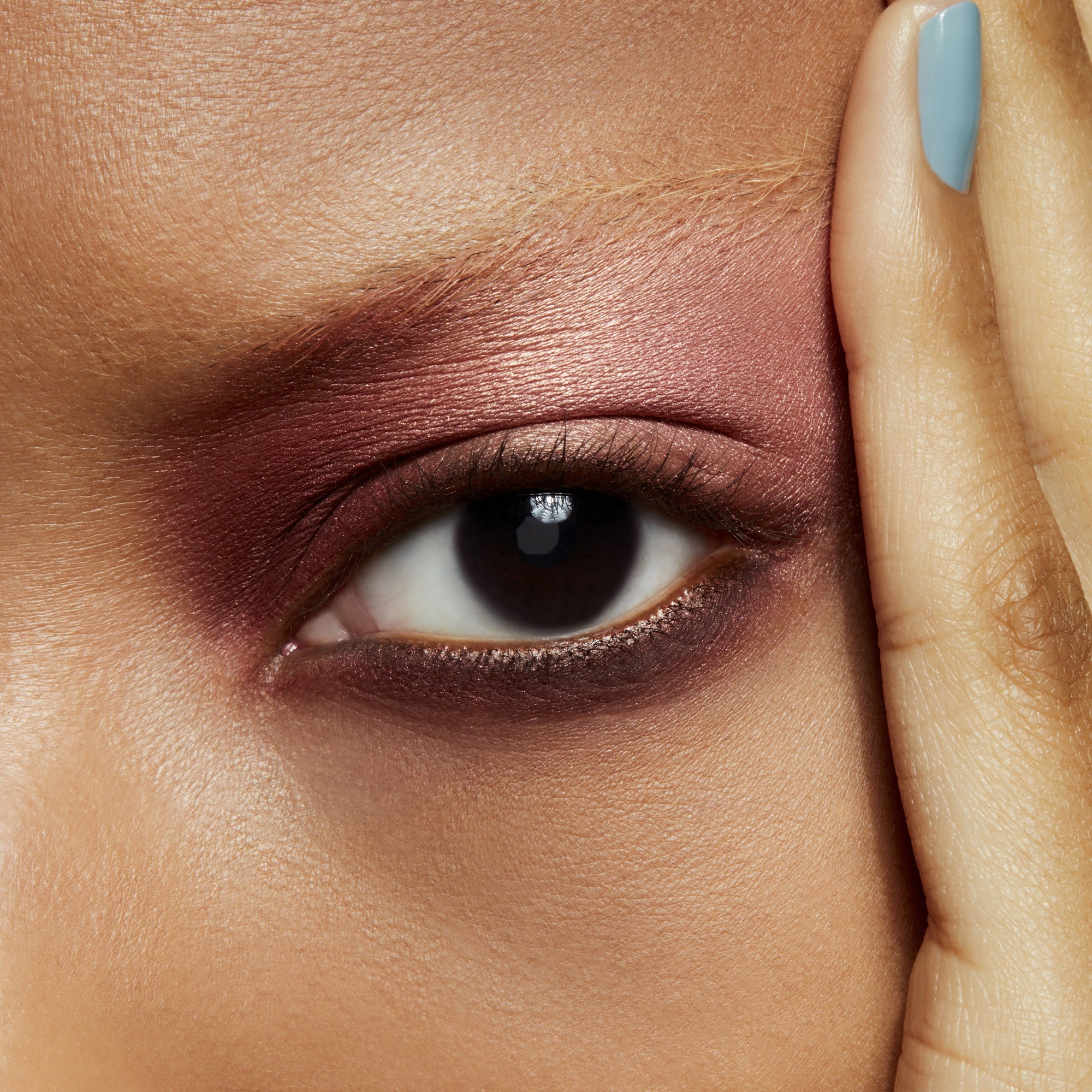 Small Eye Shadow, 1.5 g, In Living Pink, Model, deep