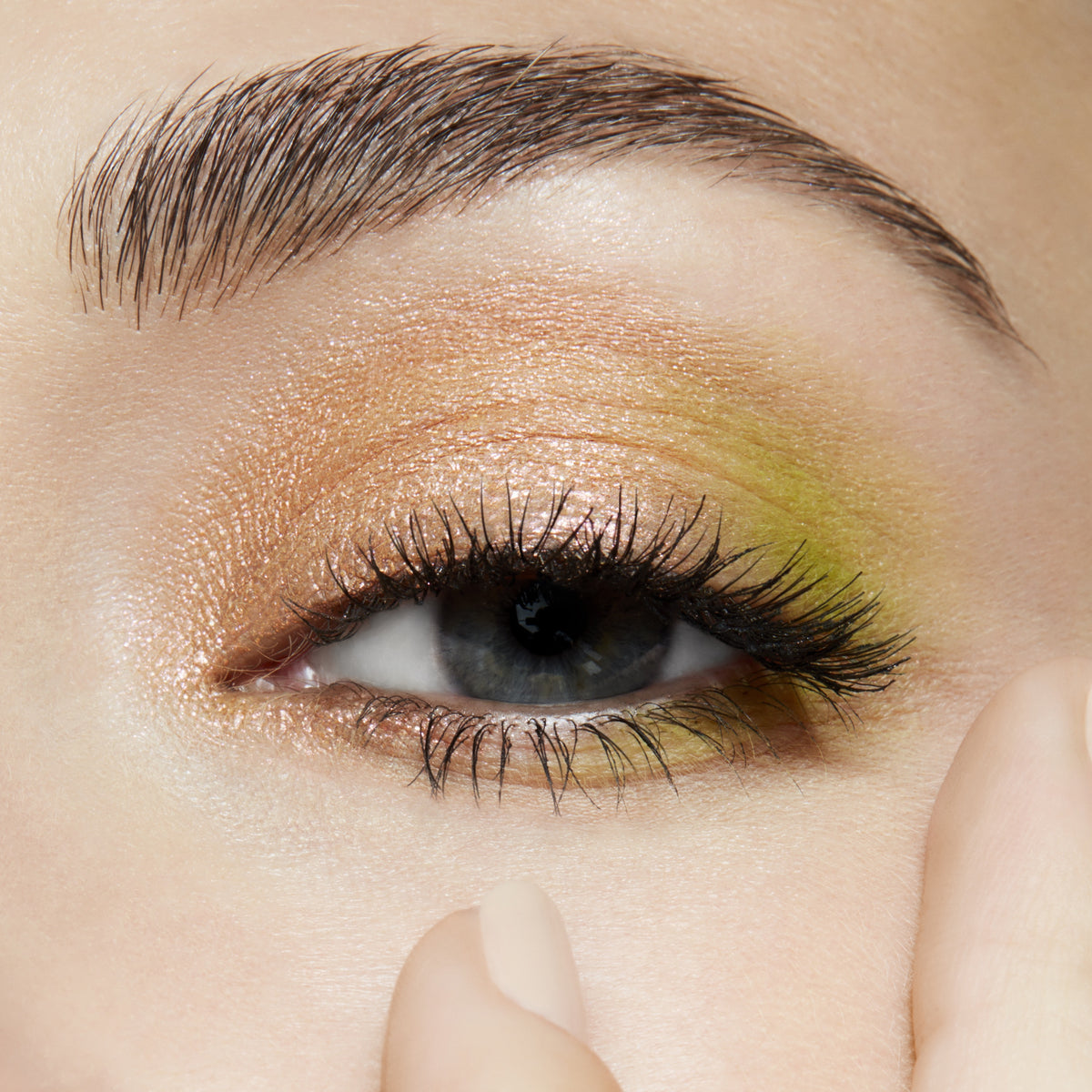 Small Eye Shadow, 1.5 g, Tutu Good, Model, light