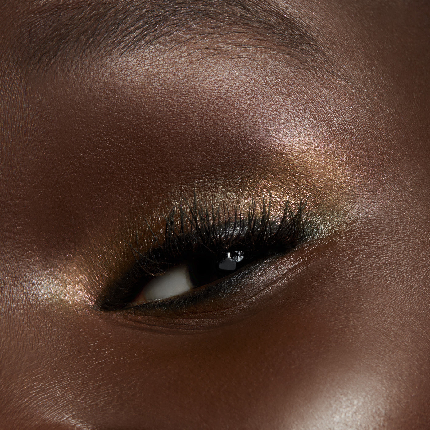 Small Eye Shadow, 1.5 g, Tutu Good, Model, deep