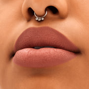 M·A·C Locked Kiss 24hr Lipstick, 1.8 g, Mischief, Model, medium