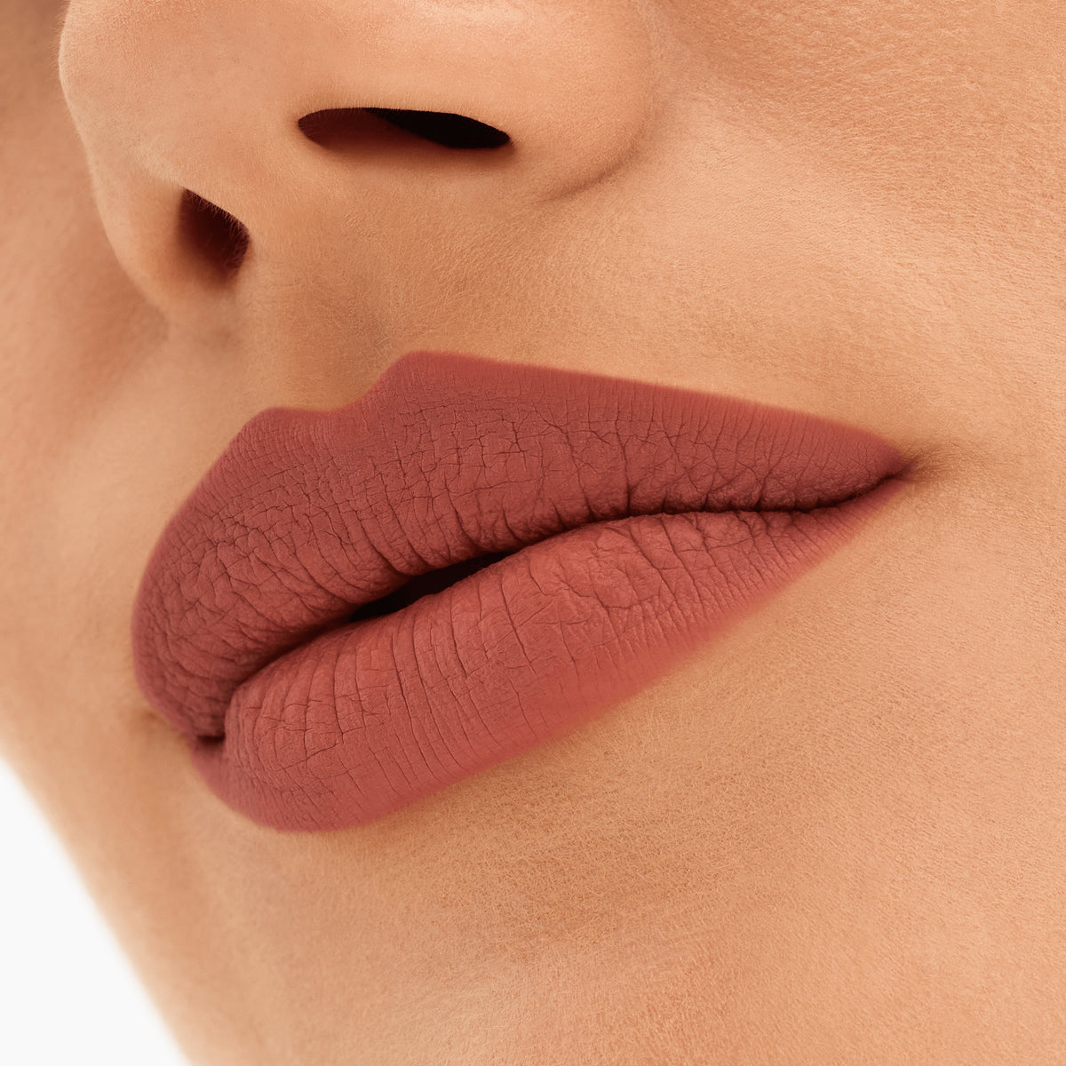 M·A·C Locked Kiss 24hr Lipstick, 1.8 g, Mischief, Model, light