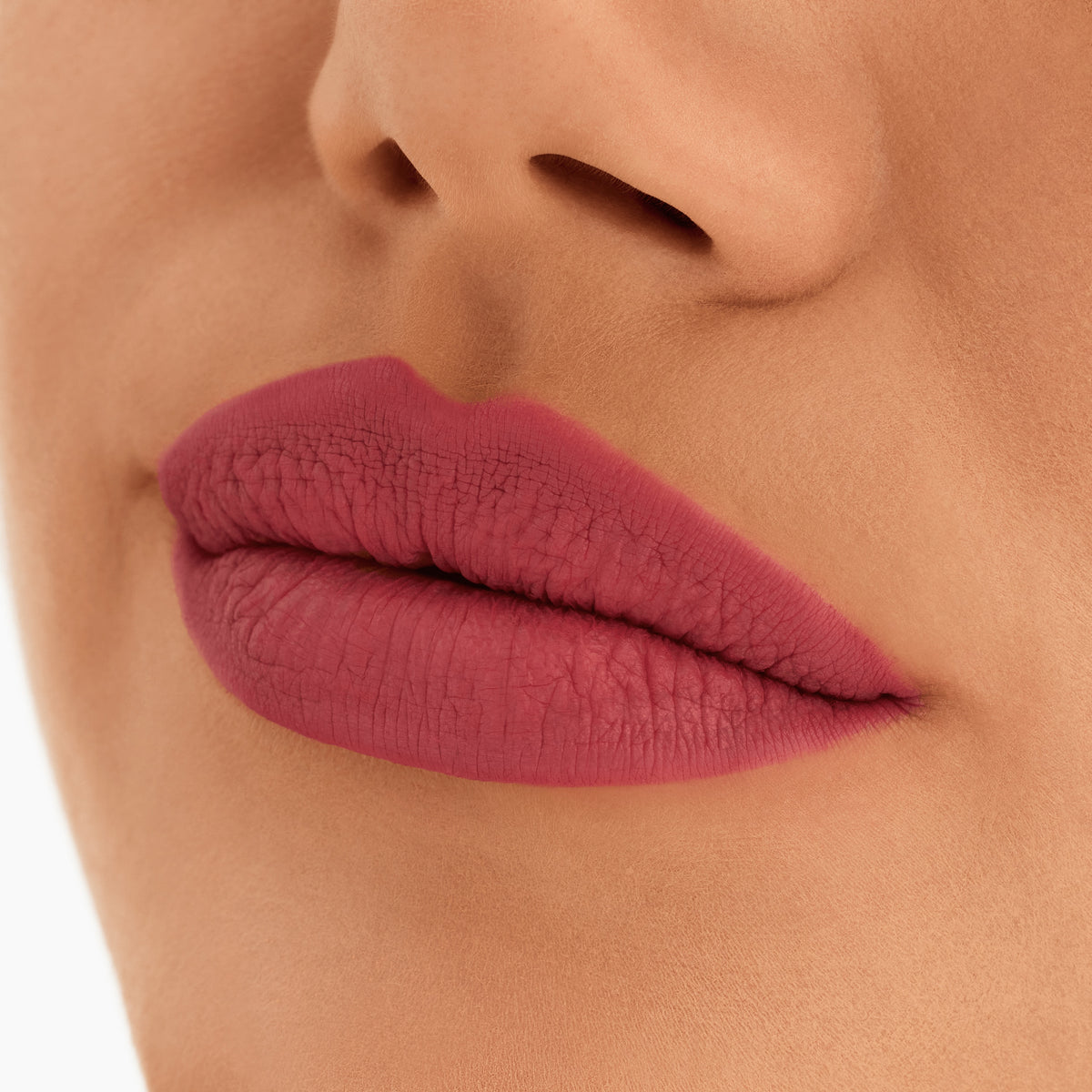 M·A·C Locked Kiss 24hr Lipstick, 1.8 g, Connoisseur, Model, light