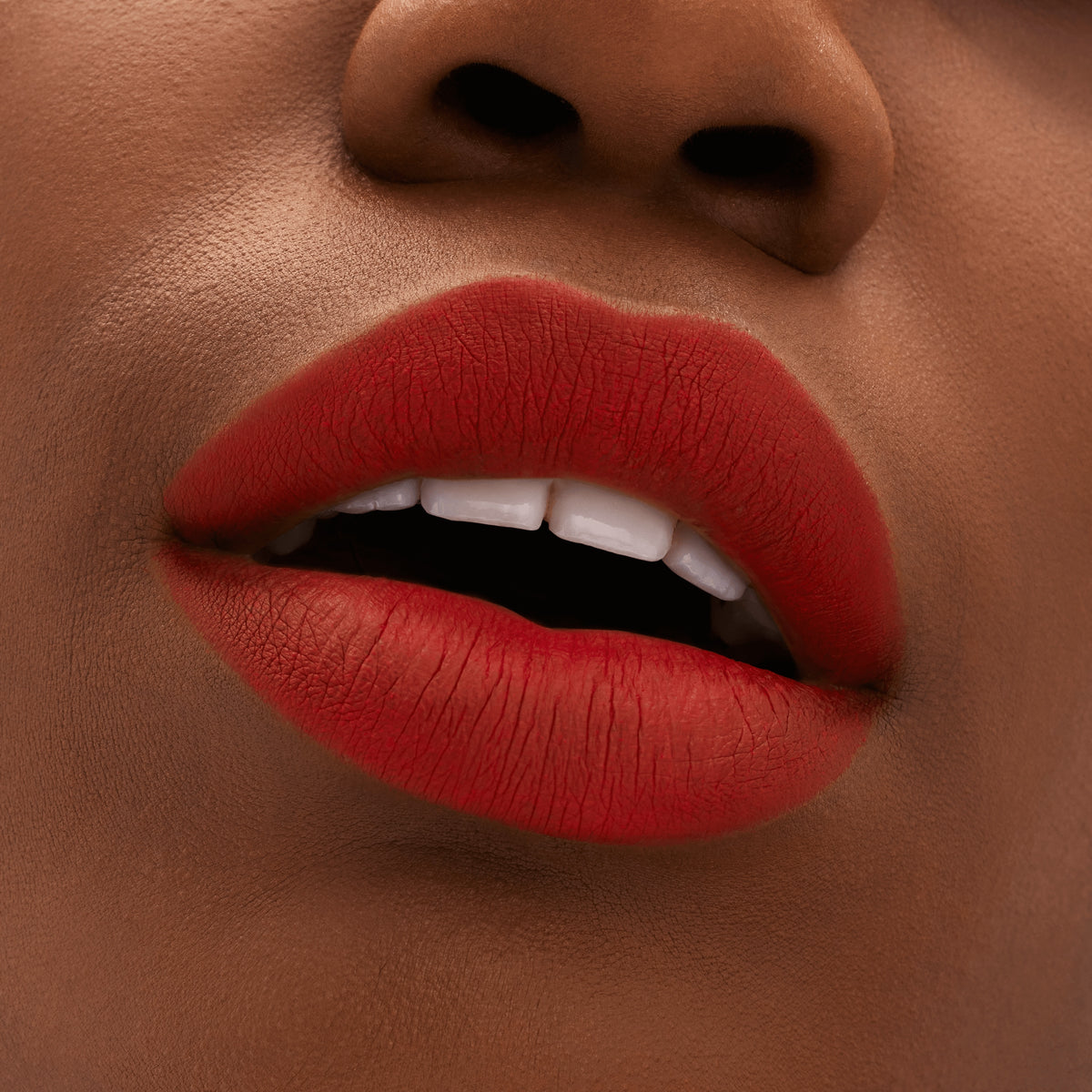 M·A·C Locked Kiss 24hr Lipstick, 1.8 g, Gutsy, Model, deep