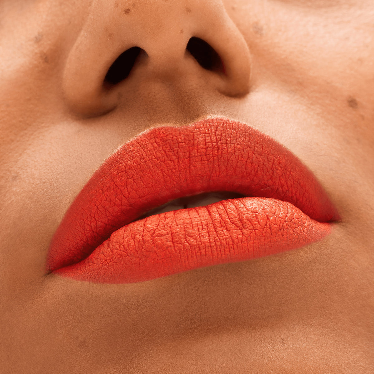 M·A·C Locked Kiss 24hr Lipstick, 1.8 g, Renegade, Model, medium