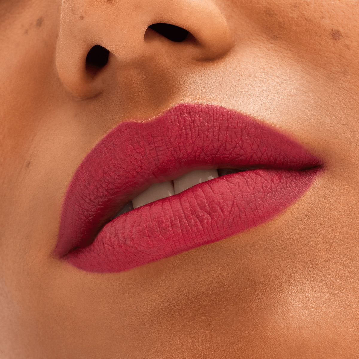 M·A·C Locked Kiss 24hr Lipstick, 1.8 g, Taboo, Model, medium