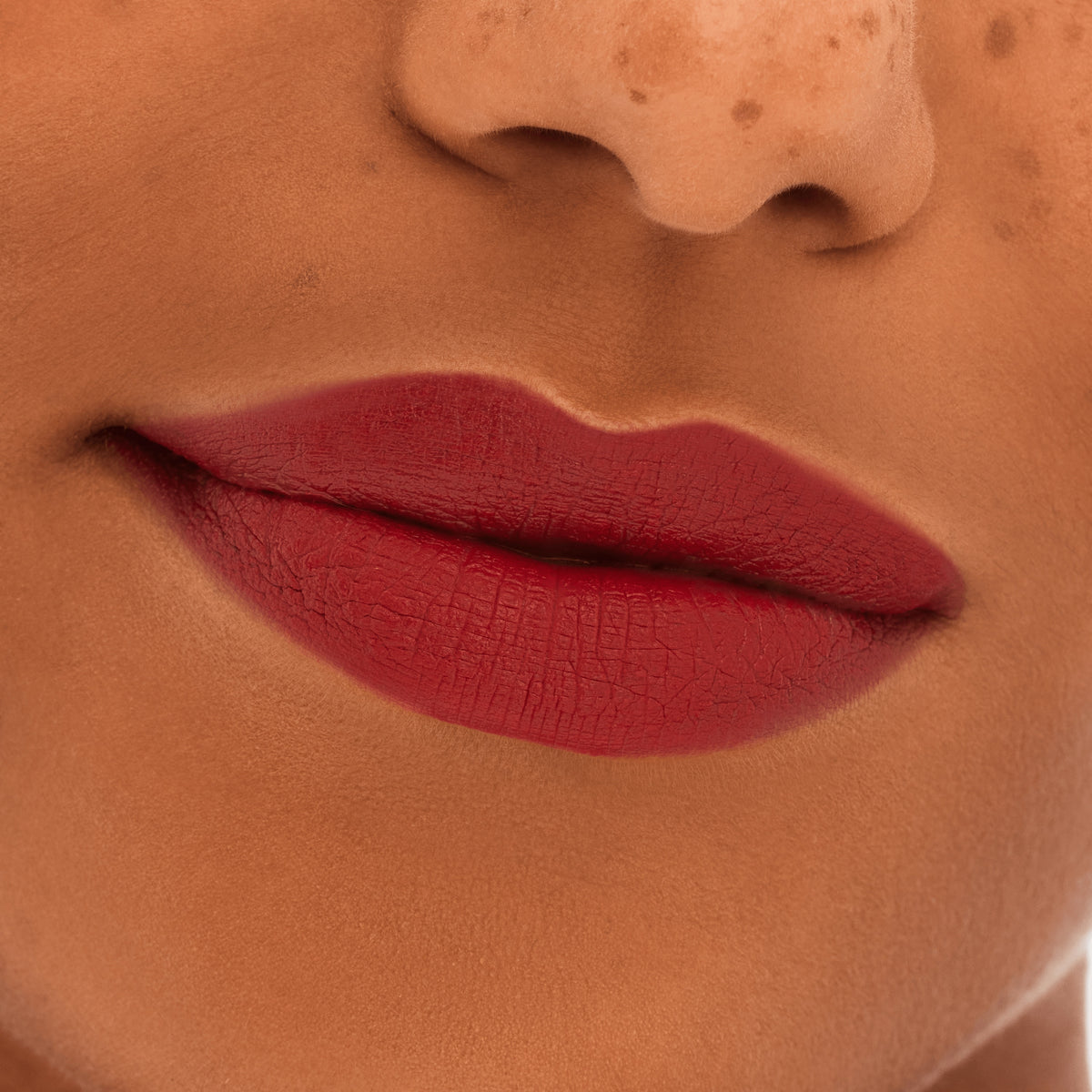 M·A·C Locked Kiss 24hr Lipstick, 1.8 g, Extra Chili, Model, medium